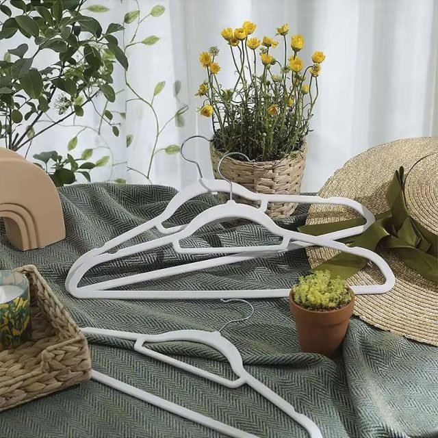 NG SOLUTIONS PRODUCTS-Classic velvet hangers